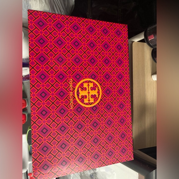 Authentic Tory Burch sneakers - Picture 3 of 3